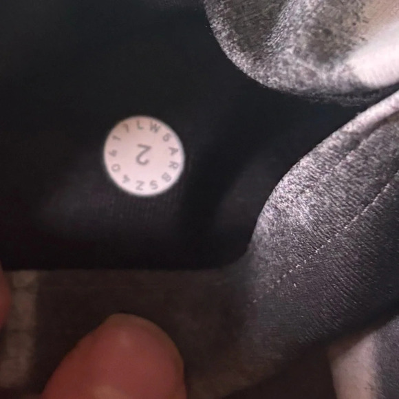 White black and grey mix fast and free Lululemon leggings size 2 - Picture 4 of 7